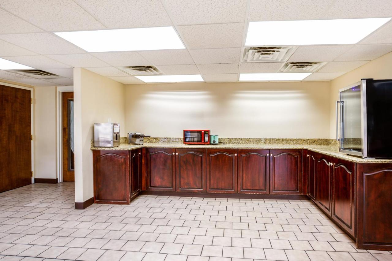 Red Roof Inn Fayetteville I-95 Екстер'єр фото
