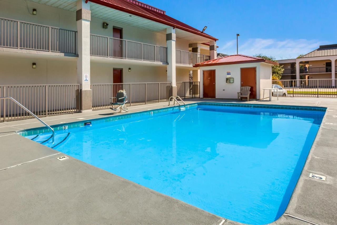 Red Roof Inn Fayetteville I-95 Екстер'єр фото