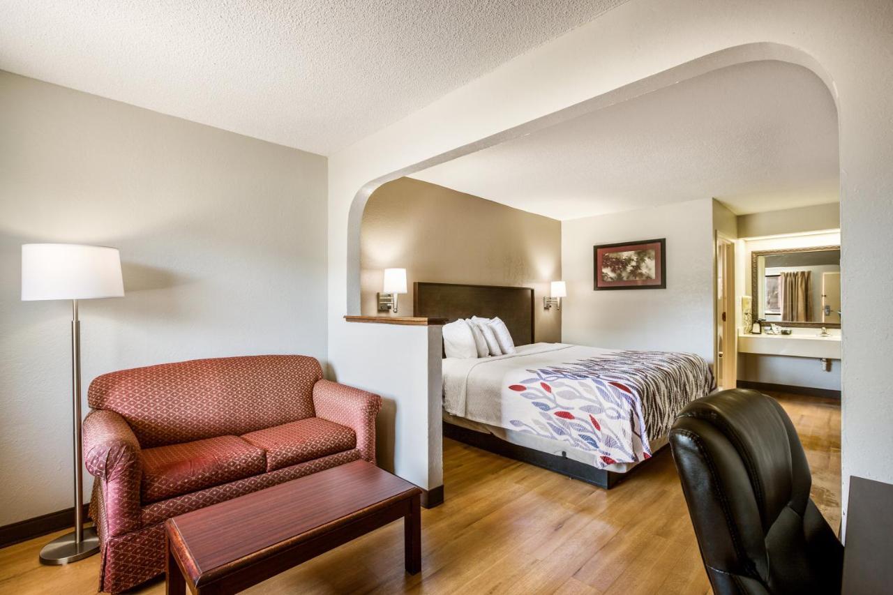 Red Roof Inn Fayetteville I-95 Екстер'єр фото