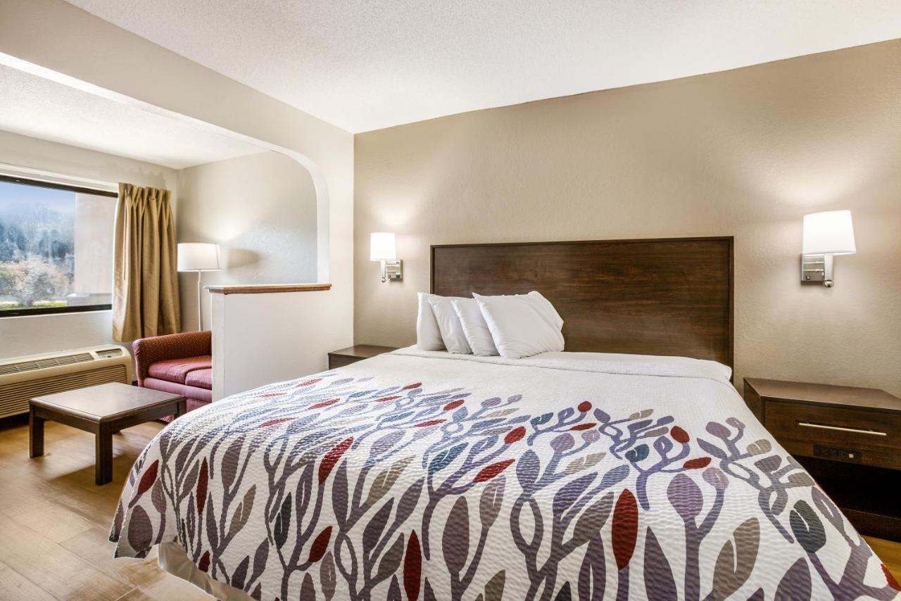 Red Roof Inn Fayetteville I-95 Екстер'єр фото