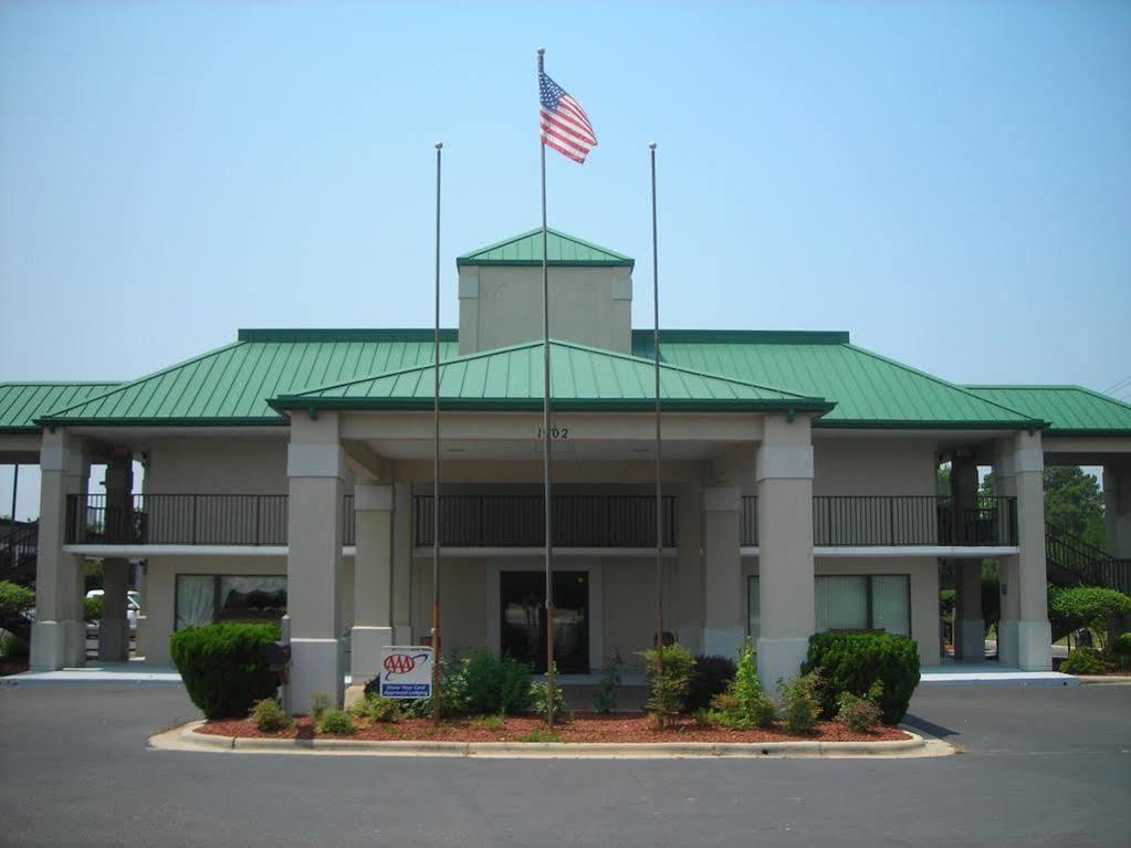 Red Roof Inn Fayetteville I-95 Екстер'єр фото